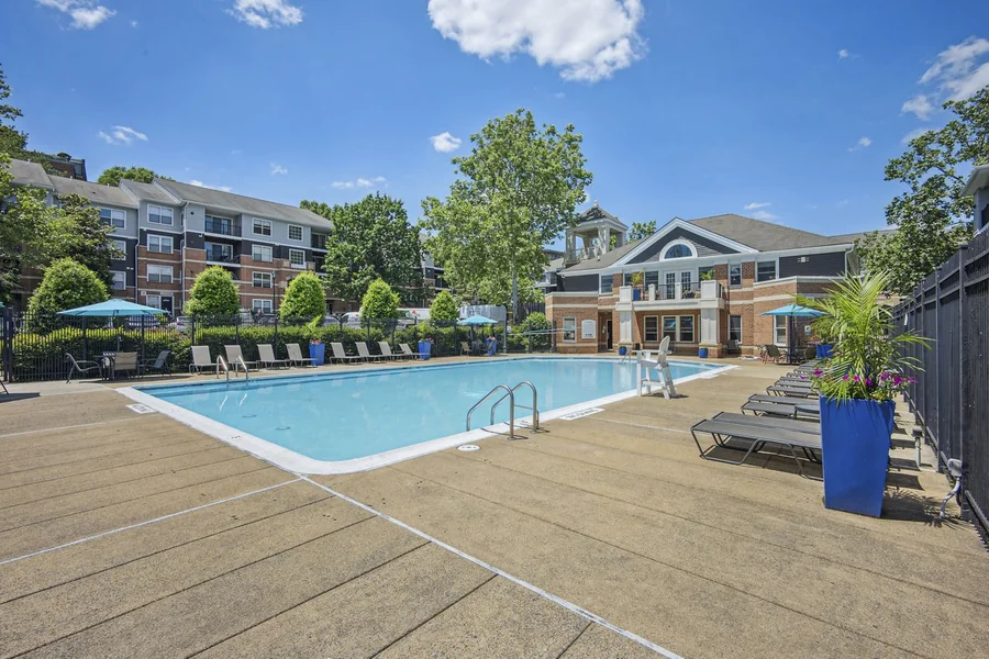Ava Ballston Square Apart